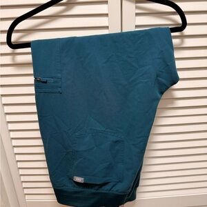 Figs women’s jogger scrub